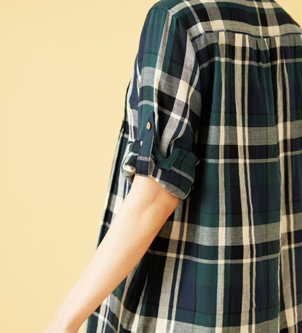 BELLUNA（ベルーナ）の「ダブルガーゼ素材多ボタンオーバーブラウス（ブラウス）」｜詳細画像