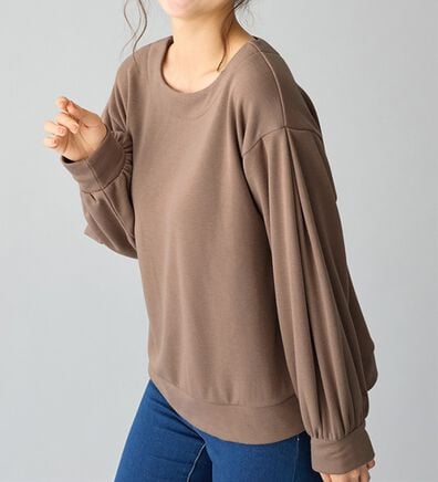 alotta（アロッタ）の「あったか裏ファー袖タックスウェット（カットソー）」