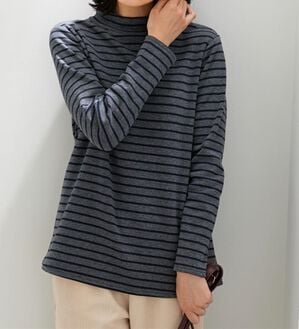 BELLUNA（ベルーナ）の「ふわふわ裏ファーハイネックプルオーバー（カットソー）」｜杢グレー&times;ネイビー