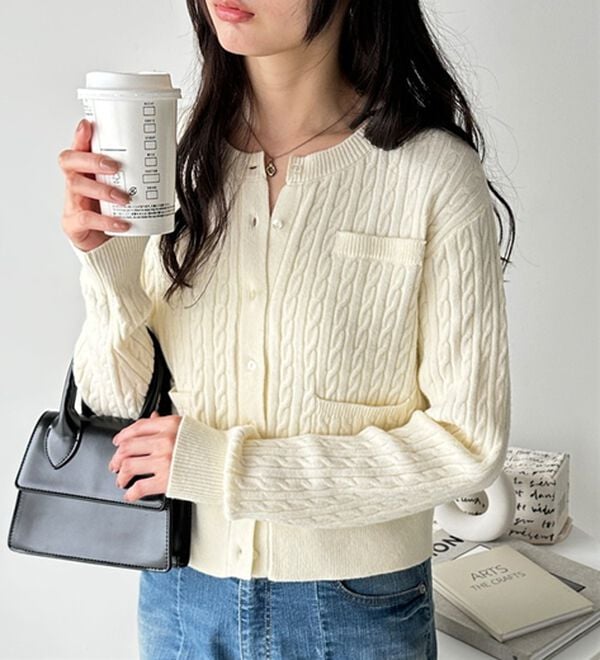 GeeRA（ジーラ）の「ミニケーブルニットカーディガン（その他カーディガン）」｜詳細画像