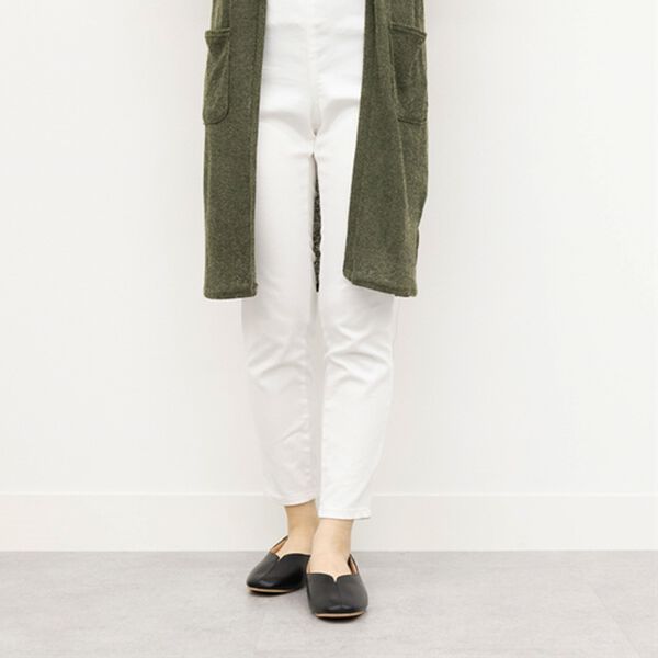 BELLUNA（ベルーナ）の「美ラインカッティングチラリ花柄パンプス（パンプス）」｜詳細画像