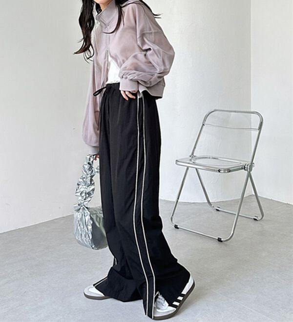 GeeRA（ジーラ）の「裾スリットサイドラインナイロン混パンツ（ワイドパンツ・ガウチョ）」｜詳細画像