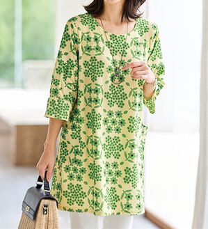 BELLUNA（ベルーナ）の「ひんやり冷感素材花柄プリントチュニック（チュニック）」｜グリーン系