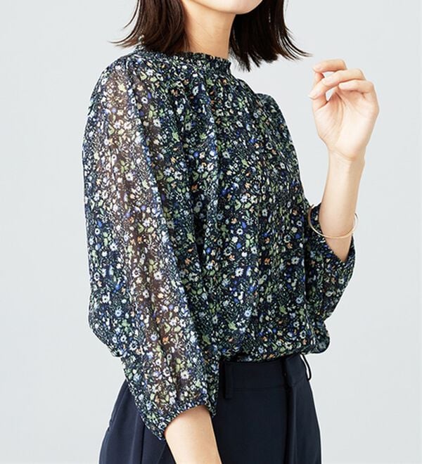 BELLUNA（ベルーナ）の「シフォン素材シャーリング使いブラウス（ブラウス）」｜詳細画像