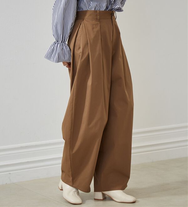 RANAN（ラナン）の「カーブシルエットサイドタックパンツ（フルレングスパンツ）」｜詳細画像