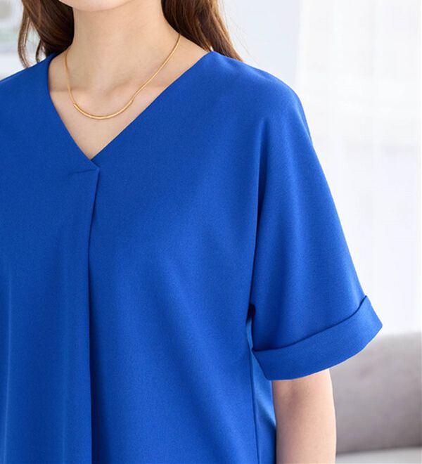 Viola e Viola（ヴィオラ エ ヴィオラ）の「【４つの機能付】ひんやり！すっきりＶネックＴシャツブラウス（カットソー）」｜詳細画像