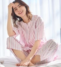 LAVIENNE（ラヴィエンヌ）の「【蒸し暑い夜も快適】綿１００％サッカーパジャマ（パジャマ・ルームウェア）」