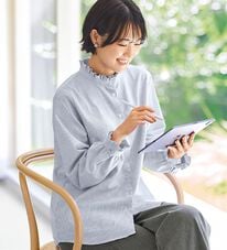 BELLUNA（ベルーナ）の「《ＨｕｇＲｅａｍコットン》袖フリルブラウス（ブラウス）」