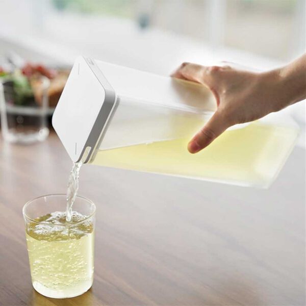 iellio（イエリオ）の「タワー　水はね防止フィルター付両方から注げる冷水筒＜ｔｏｗｅｒ山崎実業＞（その他キッチン用品）」｜詳細画像