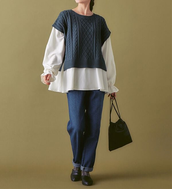 Viola e Viola（ヴィオラ エ ヴィオラ）の「１枚で重ね着が楽しめる！レイヤード風ケーブル編みニットトップス（ニット・セーター）」｜詳細画像