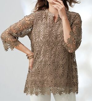 BELLUNA（ベルーナ）の「上品レースチュニック（チュニック）」｜モカ