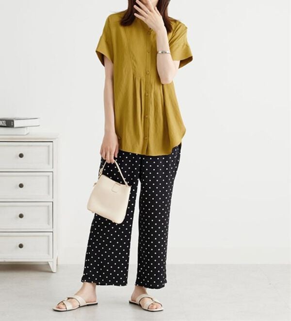 BELLUNA（ベルーナ）の「麻調素材タック使いシャツチュニック（ブラウス）」｜詳細画像