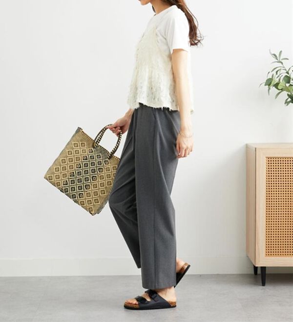 BELLUNA（ベルーナ）の「シフォン素材フェザービスチェ（タンクトップ・キャミソール）」｜詳細画像