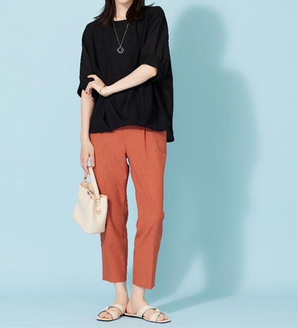 BELLUNA（ベルーナ）の「&ldquo;2点セット&rdquo;ネックレス付！異素材裾タックプルオーバー（カットソー）」｜詳細画像