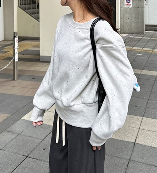 GeeRA（ジーラ）の「スタッズスウェット（トレーナー・スウェット）」｜詳細画像