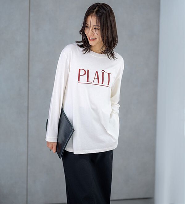 BELLUNA（ベルーナ）の「綿１００％素材フロッキーロゴ長袖Ｔシャツ（Tシャツ）」｜オフ白