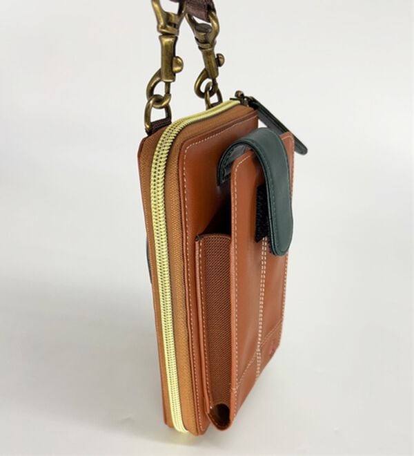 「＜ハッシュパピー＞大人のスマホ＆ウォレットポーチ（メンズショルダーバッグ）」｜詳細画像