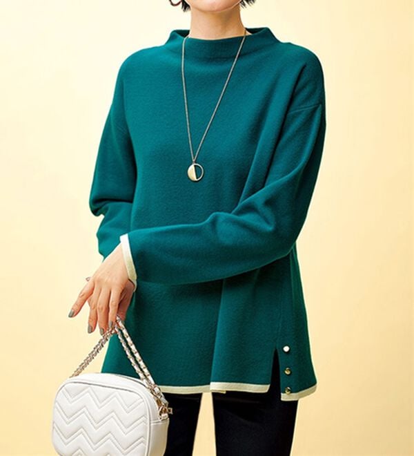 BELLUNA（ベルーナ）の「金ボタン使い配色ニットプルオーバー（ニット・セーター）」｜ターコイズ／アイボリー