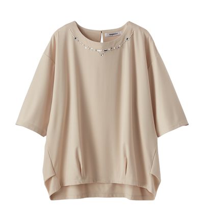 BELLUNA（ベルーナ）の「ビジュー使いドルマンプルオーバー（カットソー）」
