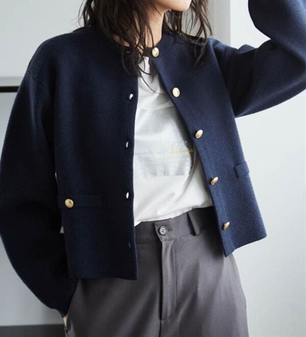 RANAN（ラナン）の「【4つの機能付き】洗える！ゴールド調ボタンニットカーディガン（ニットカーディガン）」｜詳細画像