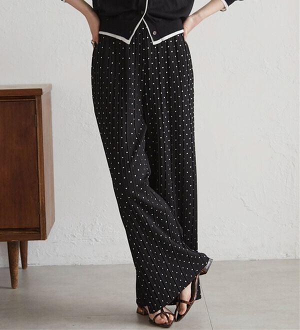 RANAN（ラナン）の「【セルフカットOK】ひんやりセミワイドプリーツパンツ（フルレングスパンツ）」｜ブラックドット