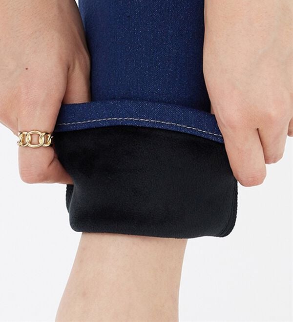 BELLUNA（ベルーナ）の「裏ベロアストレッチデニムパンツ（フルレングスパンツ）」｜詳細画像