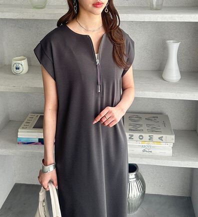 GeeRA（ジーラ）の「前後２ＷＡＹハーフジップＩラインワンピース（カットソーワンピース）」
