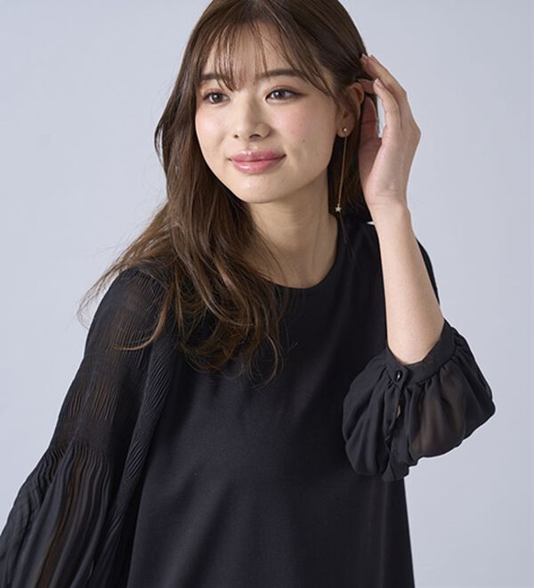 BELLUNA（ベルーナ）の「ヒンヤリ！プリーツ使いデザインプルオーバー（カットソー）」｜詳細画像