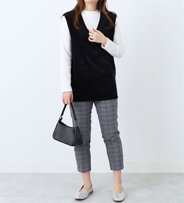 BELLUNA（ベルーナ）の「ストレッチ素材美脚テーパードパンツ（テーパードパンツ）」｜詳細画像