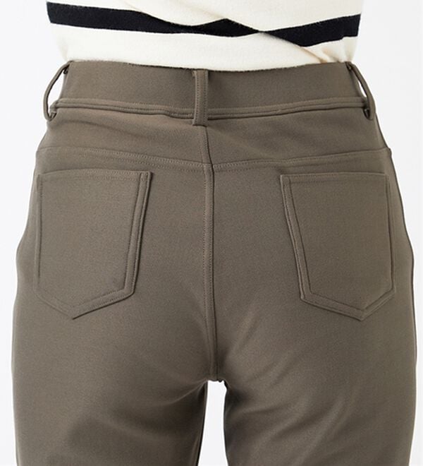 BELLUNA（ベルーナ）の「マシュマロみたいな裏ベロアなめらかストレッチパンツ（フルレングスパンツ）」｜詳細画像