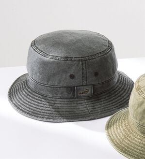 「＜クロコダイル＞こだわりの洗い加工帽子（メンズ帽子）」｜サハリブラック