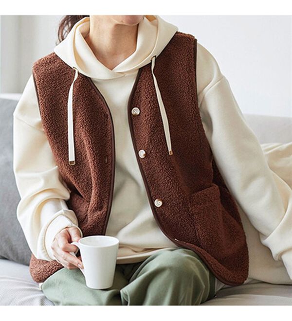 BELLUNA（ベルーナ）の「着回し自在！裏フリースあったかプードルボアベスト（ベスト）」｜詳細画像