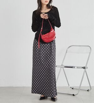 RANAN（ラナン）の「エンボスサテンナロースカート（ロングスカート）」｜ブラックドット