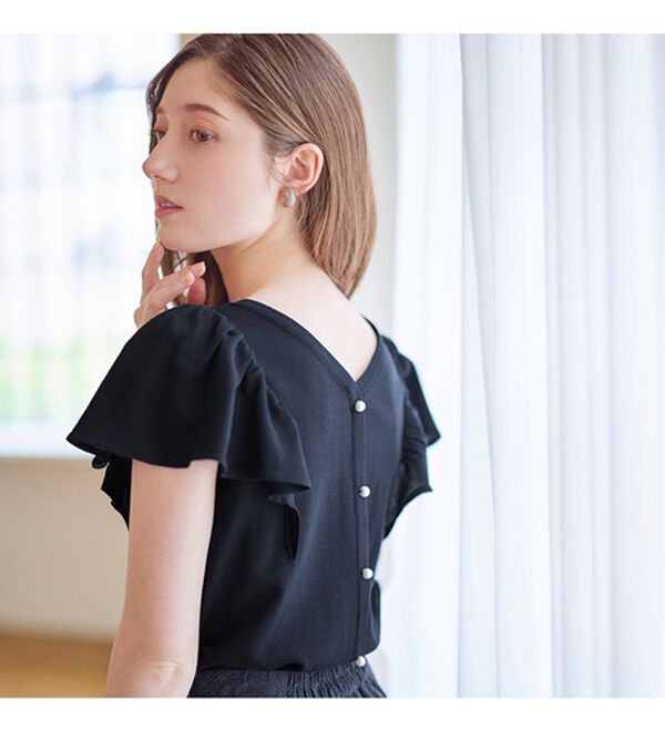 alotta（アロッタ）の「パール調ボタンフリル袖サマーニット【美人百花掲載】（ニット・セーター）」｜詳細画像