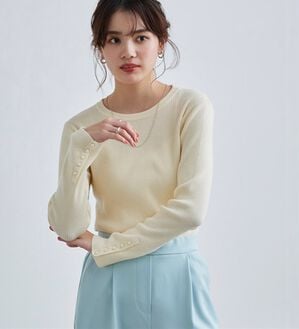 Pierrot（ピエロ）の「【選べるネック】もっちり袖パールニット（ニット・セーター）」｜アイボリー