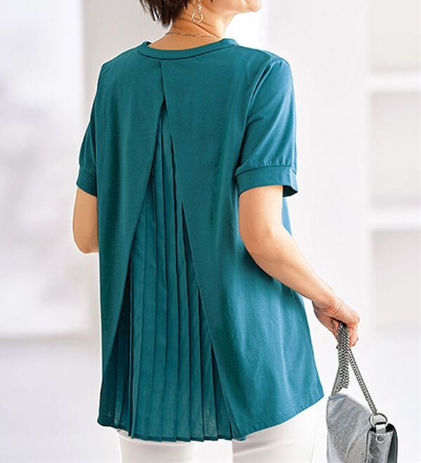 BELLUNA（ベルーナ）の「バックプリーツデザインチュニック（チュニック）」｜ターコイズ