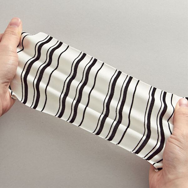 BELLUNA（ベルーナ）の「ラクに伸びる！パール使いプリントブラウス（ブラウス）」｜詳細画像