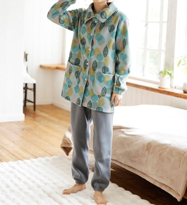 LAVIENNE（ラヴィエンヌ）の「ソフトでかるぽかフリースパジャマ（パジャマ・ルームウェア）」｜詳細画像