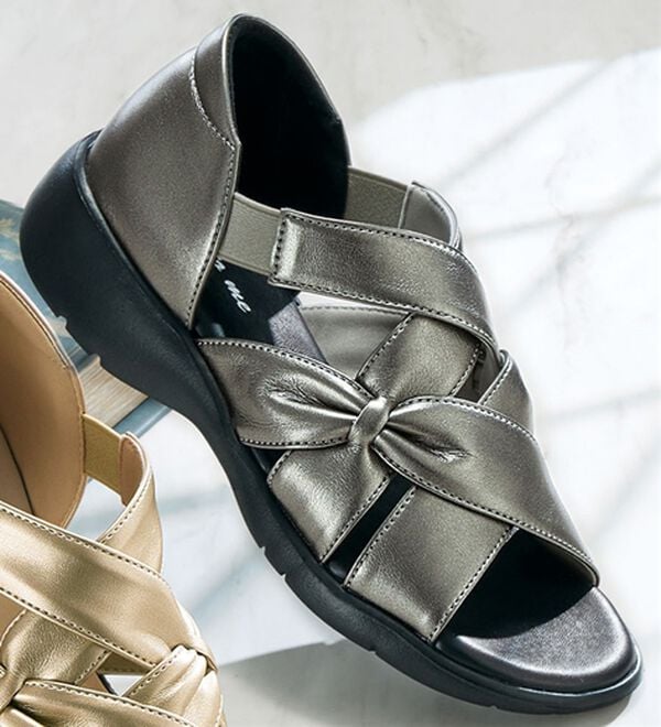 ルフラン（ルフラン）の「ゆったり５Ｅクロスストラップサンダル（サンダル・ミュール）」｜ガンメタ