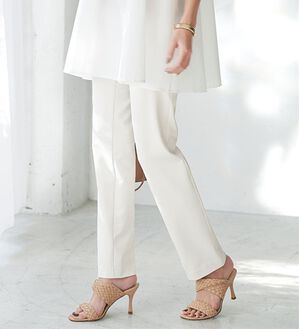 BELLUNA（ベルーナ）の「汚れが落ちやすい白！ストレートパンツ（フルレングスパンツ）」｜白