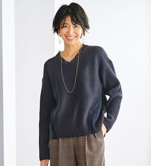 BELLUNA（ベルーナ）の「レース使いあぜ編ニットプルオーバー（ニット・セーター）」｜ネイビー