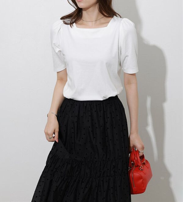 Pierrot（ピエロ）の「接触冷感スクエアネックパフスリーブＴシャツ（カットソー）」｜詳細画像