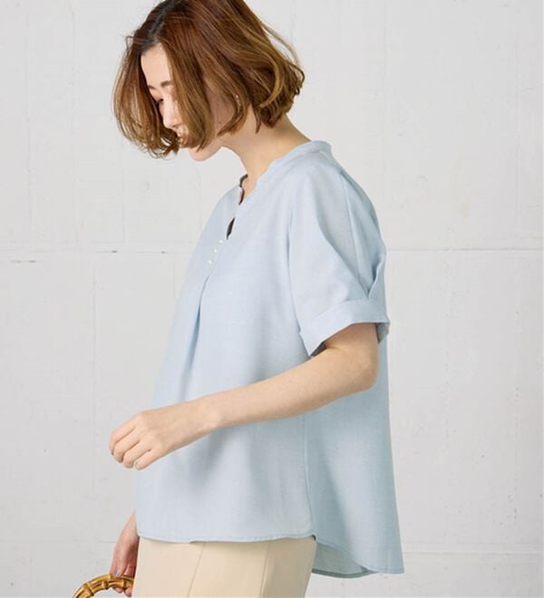 BELLUNA（ベルーナ）の「麻調合繊パール付タックデザインブラウス（ブラウス）」｜詳細画像