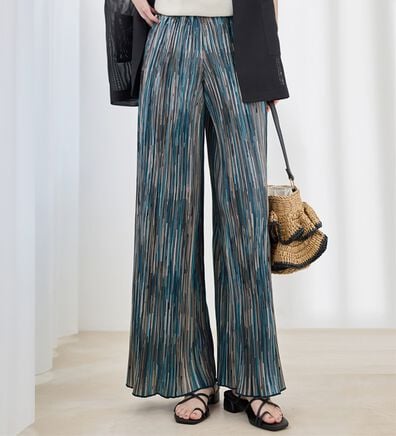 Viola e Viola（ヴィオラ エ ヴィオラ）の「着心地楽ちん！さらっと軽やかプリーツパンツ（フルレングスパンツ）」