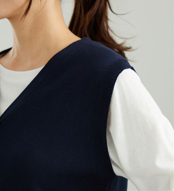 「金ボタン使いニットベスト（ベスト）」｜詳細画像