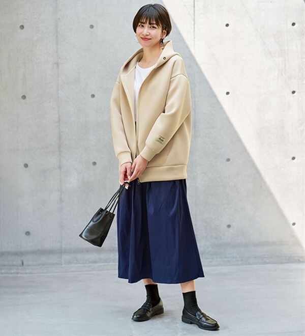 BELLUNA（ベルーナ）の「肩が疲れにくい！マシュマロ感覚ジップフーディー（ブルゾン）」｜詳細画像