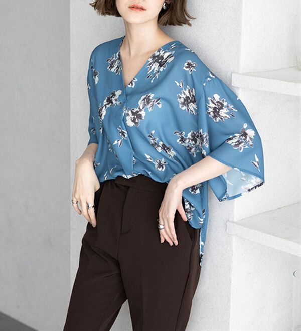 GeeRA（ジーラ）の「花柄フレアースリーブブラウス（ブラウス）」｜詳細画像