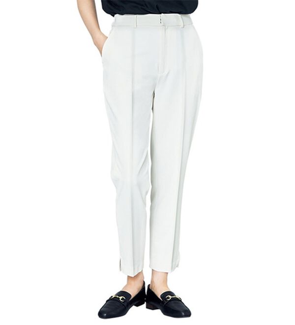 VINNO（ヴィノ）の「スリットクロップドテーパードパンツ（フルレングスパンツ）」｜ホワイト