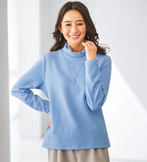 BELLUNA（ベルーナ）の「なめらかタッチ起毛素材配色インナープルオーバー（カットソー）」｜サックス