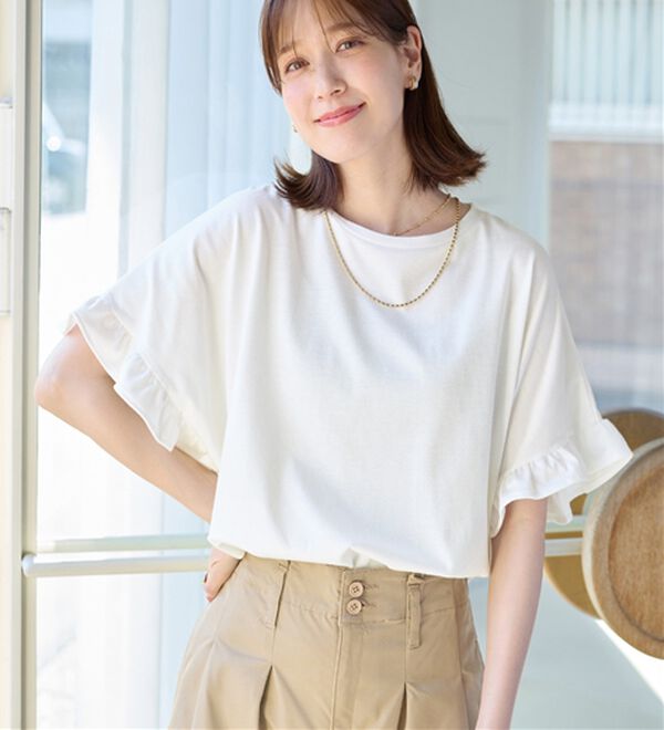 Viola e Viola（ヴィオラ エ ヴィオラ）の「サラリ綿混フリル袖Tシャツ（カットソー）」｜詳細画像